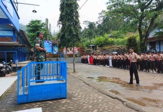 Danramil 0806-07/Watulimo Kapten Inf Fajar Setyawan 
