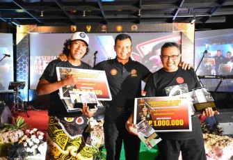 Danrem 083/Bdj Kolonel Inf Kohir foto bersama pemenang lomba, Minggu (28/9)