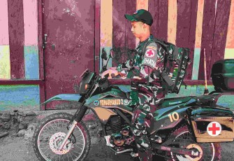 Motor Kesehatan Keliling Gratis Satgas Pamtas Yonarhanud 2 Kostrad