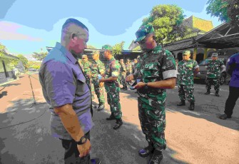 Pemeriksaan HP prajurit Kodim 0803/Madiun