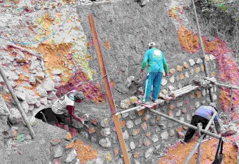 Pembangunan talud desa Petungsinarang 