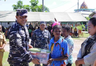 Bansos di Pulau Raam