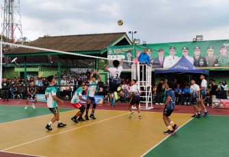 Laga final turnamen Bupati Ngawi Cup Voli 2025
