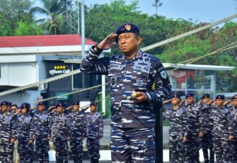 Pangkolinlamil Laksda TNI Rudhi Aviantara 