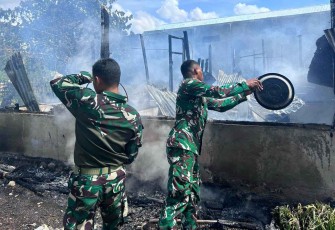 Padamkan kebakaran rumah warga di perbatasan 