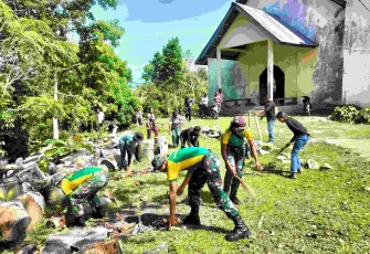 Karya bakti Satgas Yonarmed 12 Kostrad 