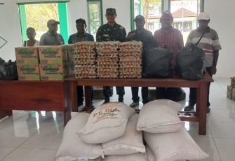 Danrem 172/PWY saat Salurkan Bantuan Sembako Untuk 11 Kepala Suku di Yahukimo