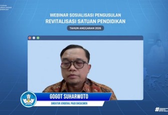 Direktur Jenderal (Dirjen) PAUD Dikdasmen, Gogot Suharwoto, saat membuka acara Webinar Sosialisasi Pengusulan Revitalisasi Satuan Pendidikan yang ditayangkan melalui Youtube Ditjen PAUD Dasmen, Rabu (19/11). 