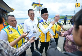 Menteri PU Dody Hanggodo saat memberikan keterangan pers usai peresmian bendungan Jatigede, Senin (20/1)