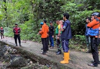 Evakuasi mahasiswa Unhas tersebut arus banjir
