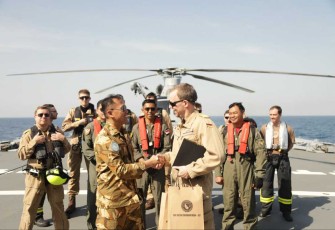 Latihan helikopter operation dengan kapal perang Jerman