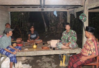 Ngopi bareng bersama warga 