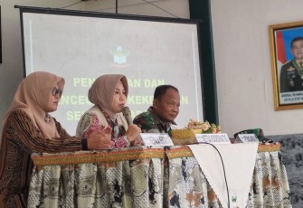 Ketua Persit KCK Kodim Pacitan Ny Ajeng Musahirul 