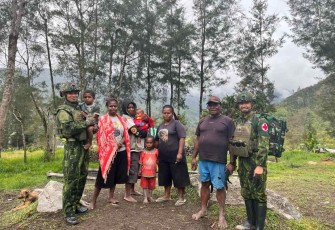 Safari Honai Satgas Yonif 700/Wyc