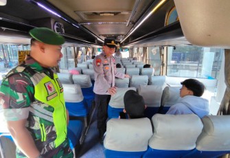 Pengamanan arus mudik lebaran dalam bus di terminal Purboyo Madiun
