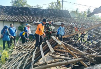 Kerja bakti di wilayah desa binaan 