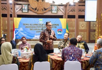 Wamendagri Bima Apresiasi Apeksi sebagai Ruang Komunikasi Para Wali Kota
