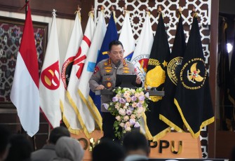 Kapolri Jenderal Listyo Sigit Prabowo menghadiri dan menjadi keynote speech pada Program Mentoring Berbasis Resiko (Promensisko) Tindak Pidana Pencucian Uang (TPPU) dan Pendanaan Terorisme (TPPT) dari kejahatan siber