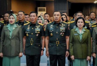 Pangkostrad Letjen TNI Mohammad Fadjar 