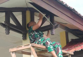 Perbaikan mushola AT-Taqwa Badau 