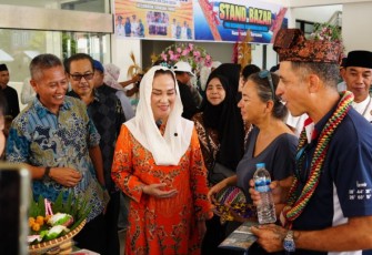 Stand Bazar Dalam Rangkaian Yacht Rally Sail To Natuna, di Resmikan Oleh Cen Sui Lan dan Deputi BNPP RI