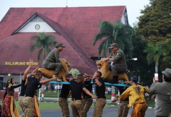 Gelaran Upacara dan Defile Gita Abdi Praja Tandai Ditutupnya Retret Kepala Daerah Gelombang II di Kampus IPDN Jatinangor