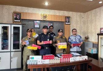 Bea Cukai Meulaboh dan Satpol PP Amankan Puluhan Ribu Rokok Ilegal 