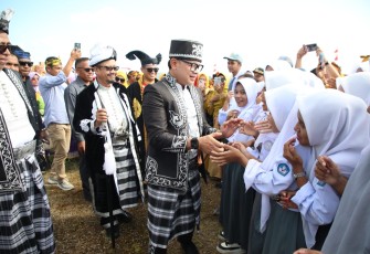 Wakil Menteri Dalam Negeri (Wamendagri) Bima Arya Sugiarto mendorong Pemerintah Kabupaten (Pemkab) Buton Tengah (Buteng) 