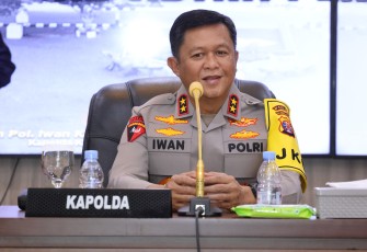 Kapolda Kalimatan Tengah (Kalteng), Irjen Pol Iwan Kurniawan, memberikan arahan khusus bagi para perwira lulusan Sekolah Staf Pimpinan Menengah (Sespimmen), Sekokah Staf Pimpinan Pertama (Sespimma), PTIK, dan SIP serta perwira baru di Polda Kalteng