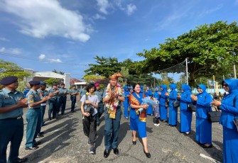 Penyambutan Komandan Lanal Ranai yang baru Kolonel Laut (P) Ady Dharmawan, S.Ip., P.S.C. oleh Forkopimda Kabupaten Natuna di VIP Room Bandara Natuna
