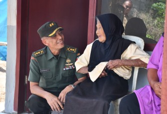 Sinergi TNI-Pemprov Jatim Ratusan Rumah Warga Kurang Mampu Kini Layak Huni