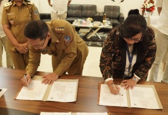 Walikota Bitung bersama Angkasa Pura saat melakukan penandatanganan kerjasama