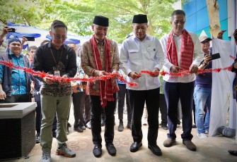 Menteri Koperasi (Menkop) Ferry Juliantono resmi meresmikan dimulainya operasionalisasi Koperasi Desa/ Kelurahan (Kopdes/Kel) Merah Putih Girimukti, Kecamatan Cilograng, Kabupaten Lebak pada Jumat (12/9)