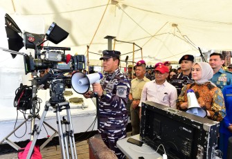 TNI AL Gelar Take Scane Pertama Film The Hostage's Hero di KRI Dewaruci 