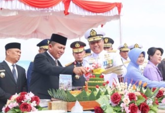 Gubernur Provinsi Kepri Ansar Ahmad Hadiri Upacara HUT TNI Ke-80