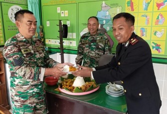 Kejutan HUT TNI ke 80 di Koramil 0801/09 Sudimoro 