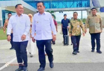 Wakil Wali Kota Tanjungpinang, Raja Ariza, bersama Gubernur Kepulauan Riau Ansar Ahmad dan jajaran Forum Koordinasi Pimpinan Daerah (FKPD) Provinsi Kepri dan Kota Tanjungpinang, menghadiri penjemputan resmi Menteri Kependudukan dan Pembangunan Keluarga Republik Indonesia