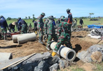 Pengerjaan gorong-gorong TMMD Kodim Takalar 