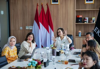 Wakil Menteri Ekonomi Kreatif, Irene Umar, menerima audiensi Dana Indonesia, Jakarta, Jumat (31/10/2025)