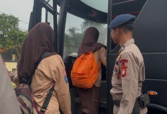 Bus sekolah gratis Brimob Polda Metro Jaya 