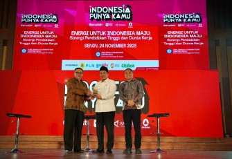 Menkop saat menjadi narasumber di acara "Indonesia Punya Kamu" yang diselenggarakan Garuda TV dan Universitas Airlangg (UNAIR),  di Surabaya, Senin (24/11)