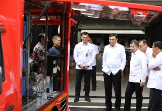 Menko Polkam Kirim Bantuan Tambahan 4 Ton Dan Satu Unit Mobil Water Treatment