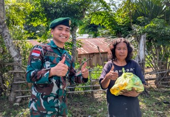 Satgas Pamtas Gelar Bakti Sosial Jumat Berkah