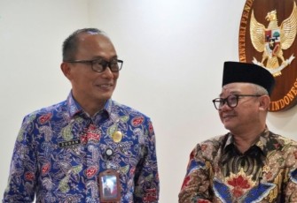 Kepala BKN Prof Zudan Arif Fakhrulloh bersama Mendikdasmen  Prof Abdul Mu'ti di Jakarta, Selasa (11/2)