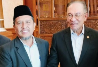 Rektor UMAM Dr Saidul Amin MA bersama PM Malaysia Dato Sri Anwar Ibrahim di Putrajaya, Senin (3/3)