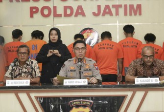 Kabid Humas Polda Jatim Kombes Pol Jules Abraham Abast