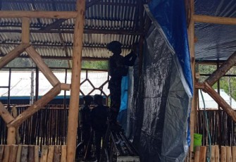 Satgas Yonif 700/WYC Tuntaskan Pembangunan SD 03 Mayuberi