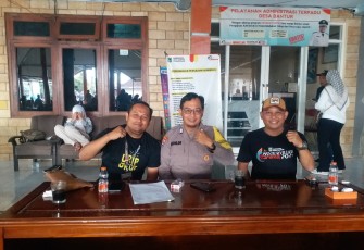 Kades, Bhabinkamtibmas, dan Sekdes.
