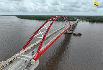  Jembatan Sungai Sambas Besar