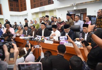 Ketua Komisi VIII DPR RI Marwan Dasopang usai Rapat Kerja Komisi VIII dengan Menteri Agama, Kepala BPH dan Kepala BPKH serta jajaranya di Gedung Nusantara II, DPR RI, Senayan, Jakarta, Senin (06/01/2024)